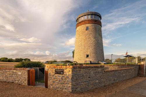 Bicester House | The Windmill Blackthorn Hill