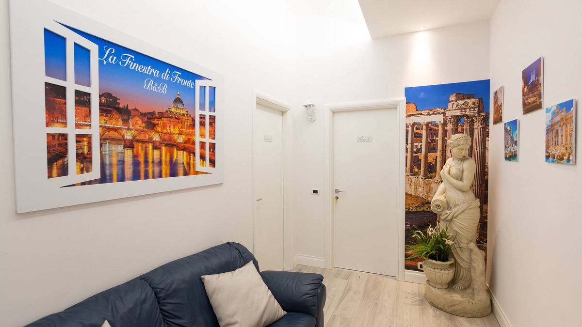 Esquilino Apartment | THE WINDOW IN FRONT