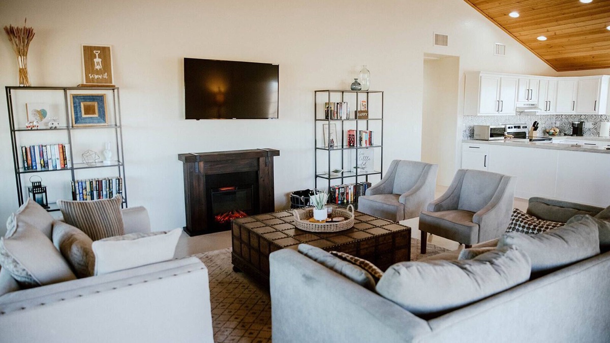 Sonoita House | The "Wine Down" Lodge