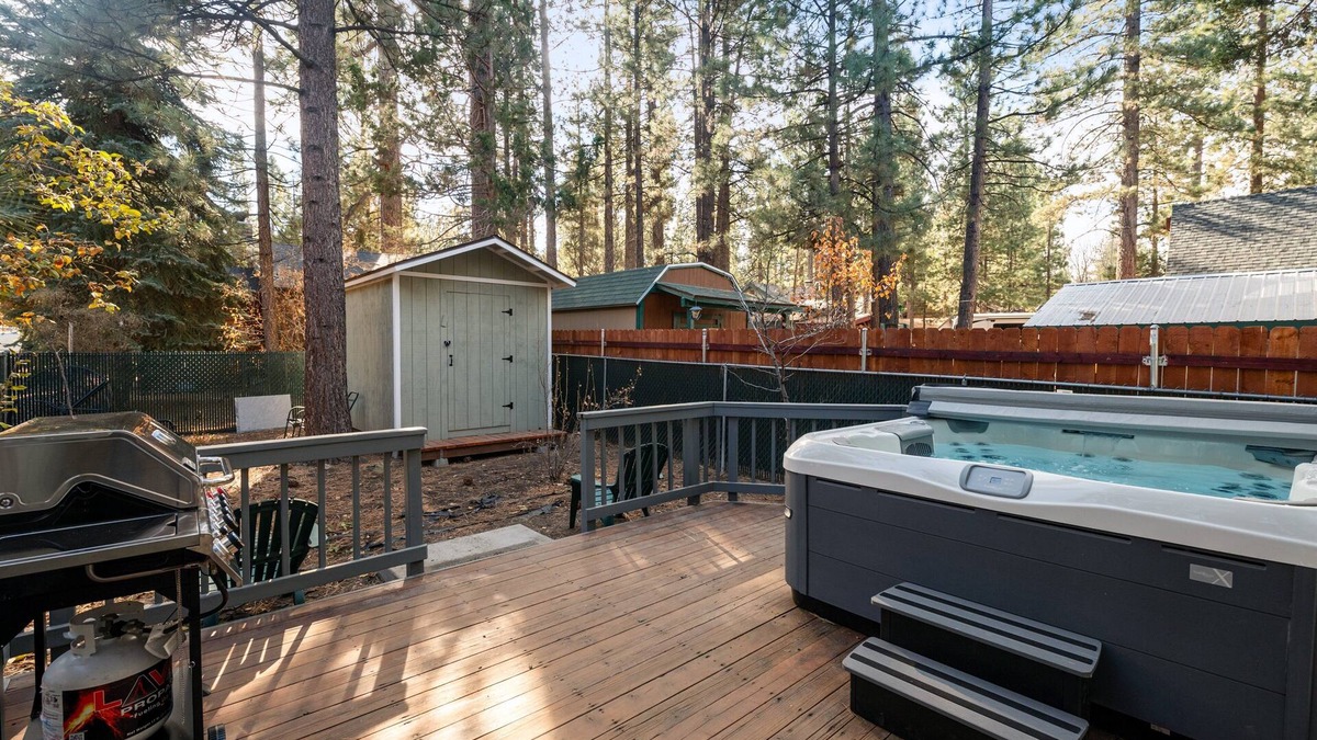 Big Bear City Cabin | The Wolf Lodge - Hot Tub, Fireplace, Fenced Yard, Barbecue