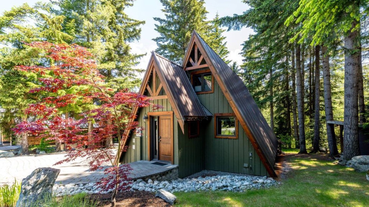 Village North House | The Wood Haven ❉ NEW 2 bed 2 bath ❉ Whistler ❉