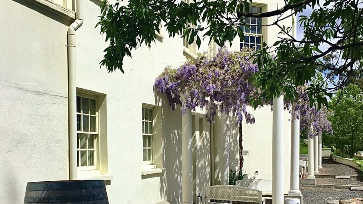 New Norfolk Hotel | The Woodbridge Waterfront Rooms.