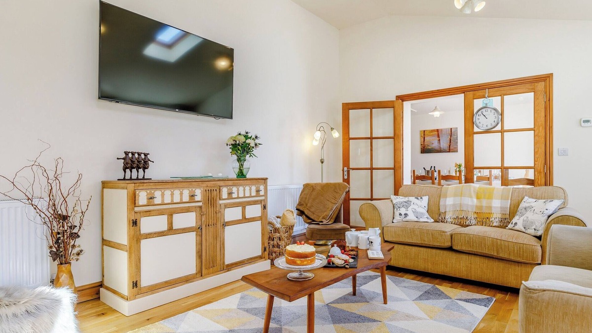 Malpas Cottage | The Woodlands Farmhouse