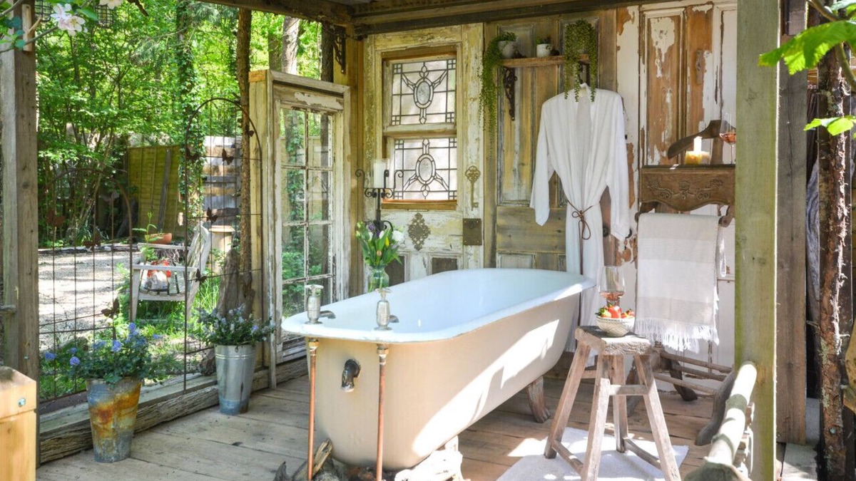 Brading House | The Woodlands Retreat