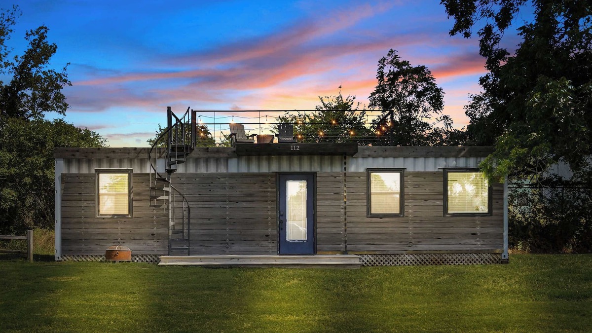 Waco House | "The Woods" Container | Pickleball | Rooftop Patio