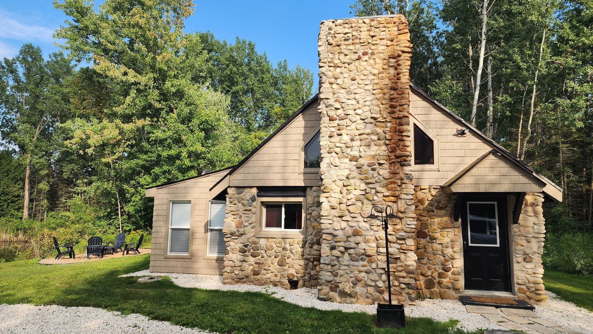 Door County Cabin | "The Woods" Last minute bookings welcome!