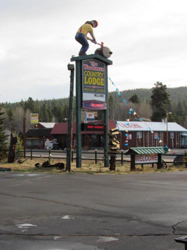 Crescent Hotel | The Woodsman Country Lodge Motel