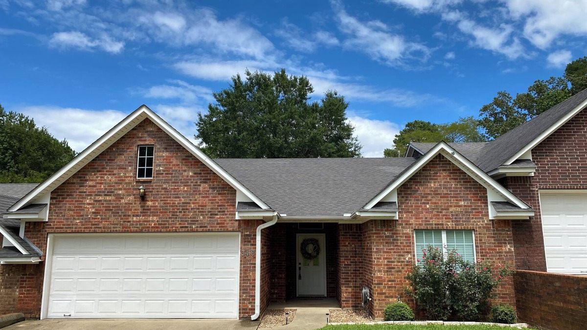 Center House | The Woodsy Townhouse- 2 bed 2 bath- Weekend Away or Work Remotely!