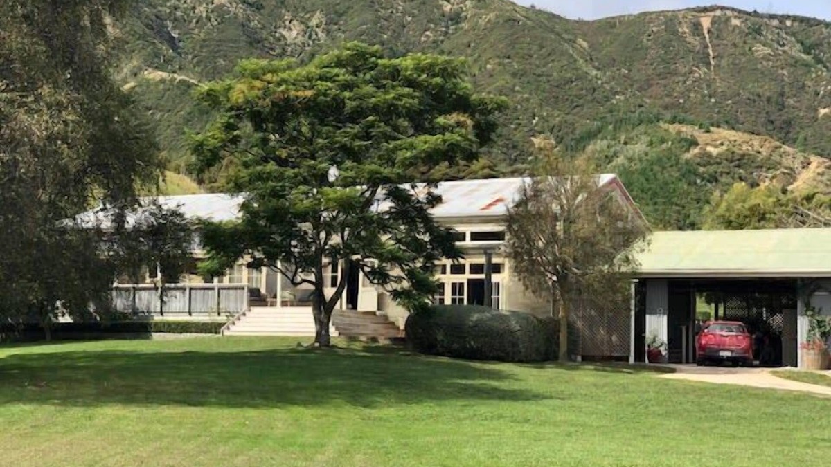 Tata Beach House | The Woolshed Estate at Tata Beach