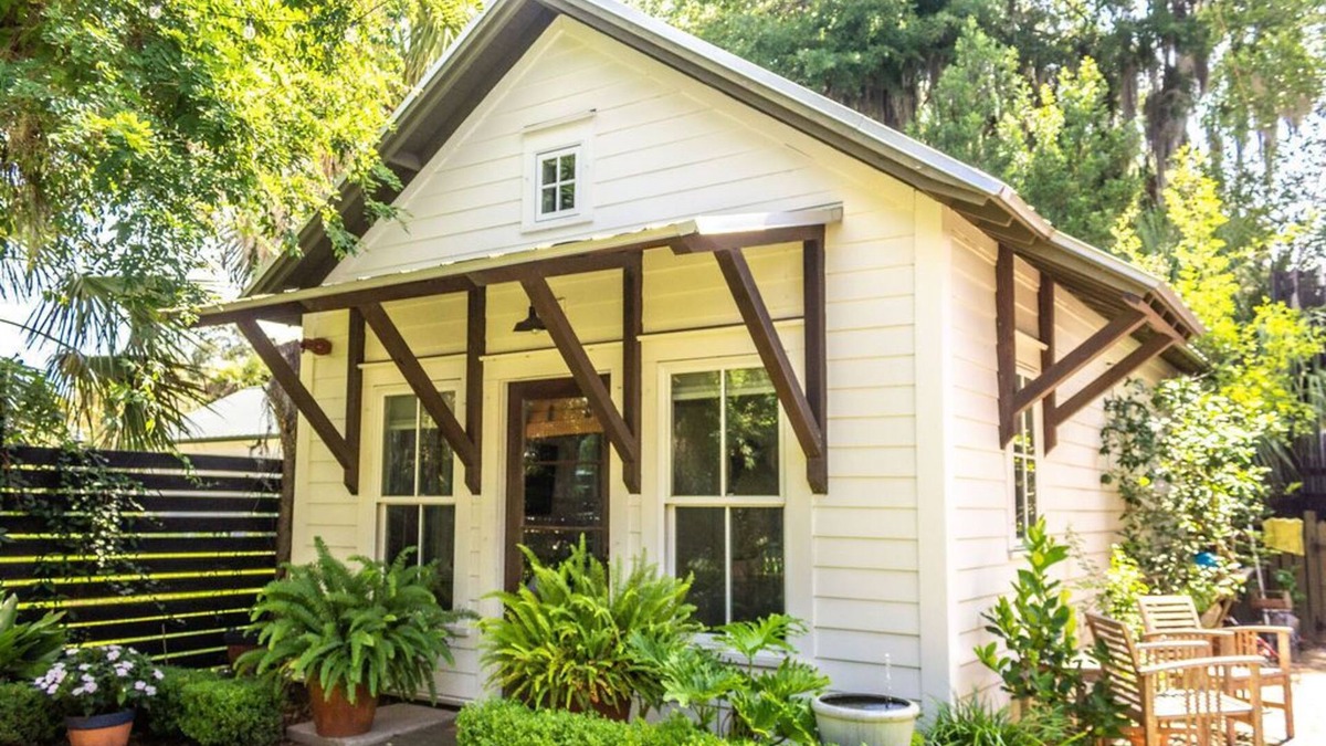 Uptown Cottage | The Wren Guesthouse