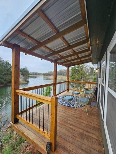 Guthrie House | The Wren's Nest Lake Cottage