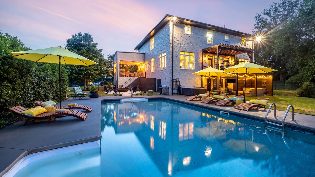 Simpsonville House | The Wright Place-Private Country Estate 25/min to DT G-Ville. Pool/Hottub!
