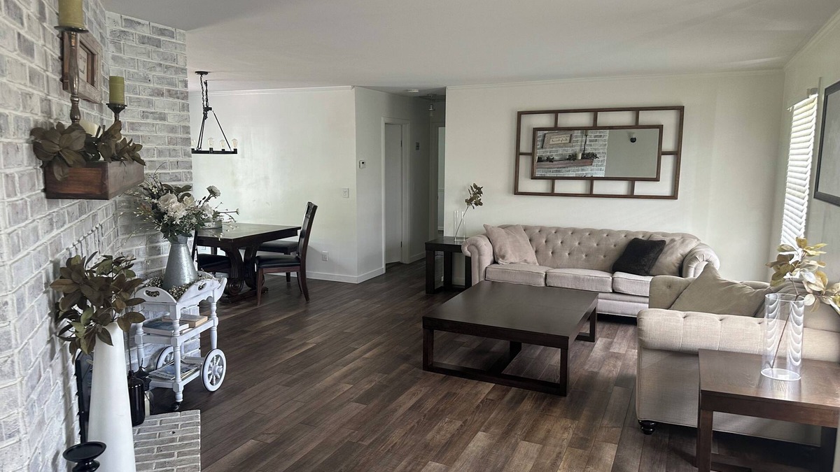 Grandville House | 🪵🤍The Wright way to stay- 15 MINUTES to Grand Rapids🤍🪵