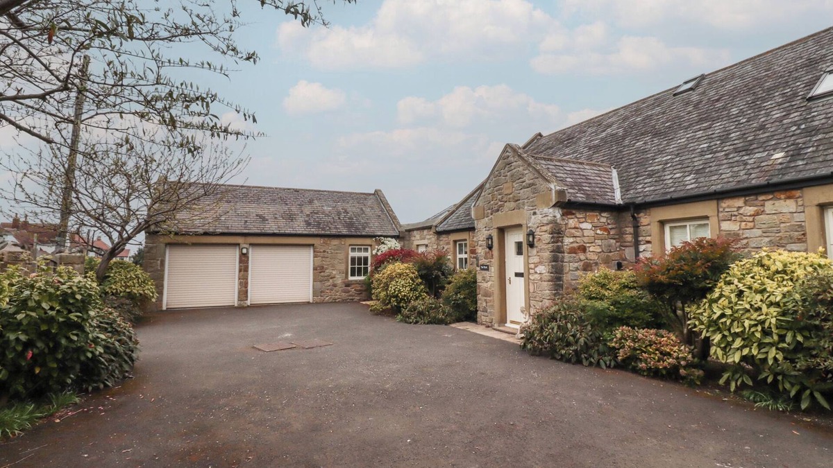 Bamburgh Cottage | THE WYND, family friendly, country holiday cottage in Bamburgh
