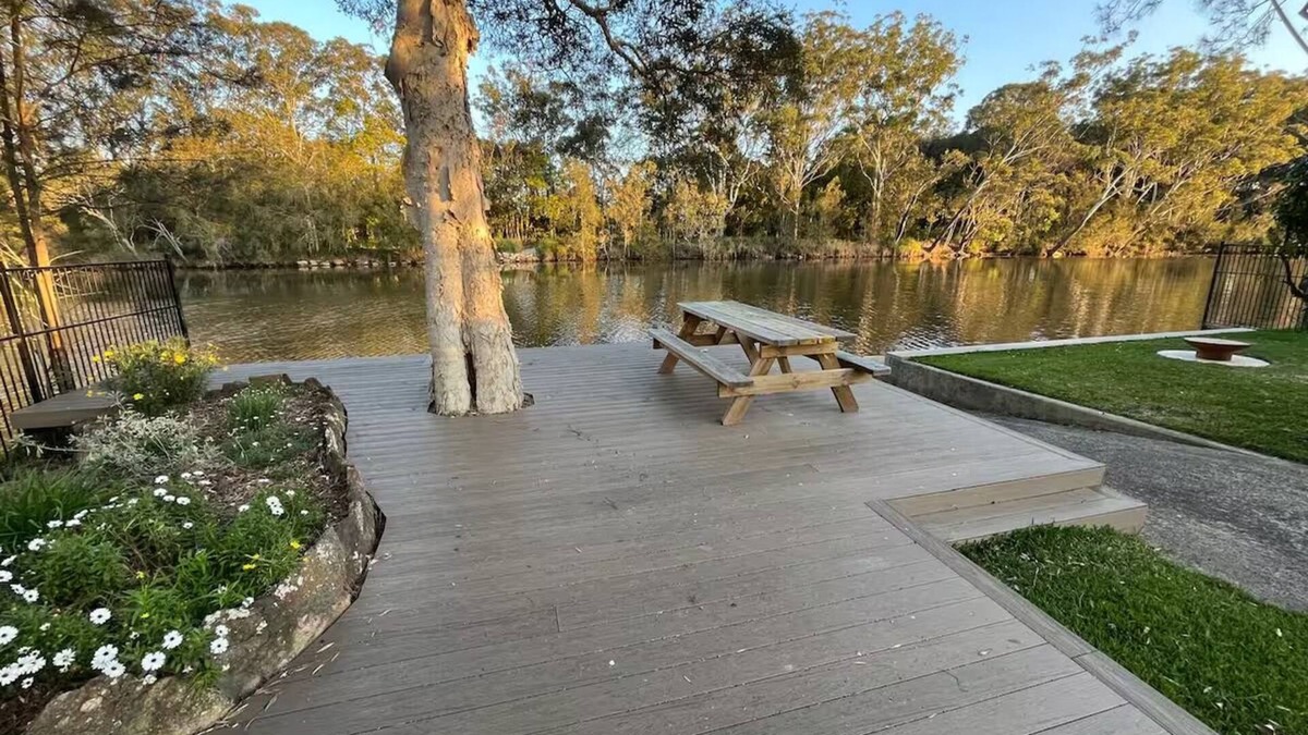 Wyong House | The Wyong River House-Pool/Fishing/Kayak/Fireplace