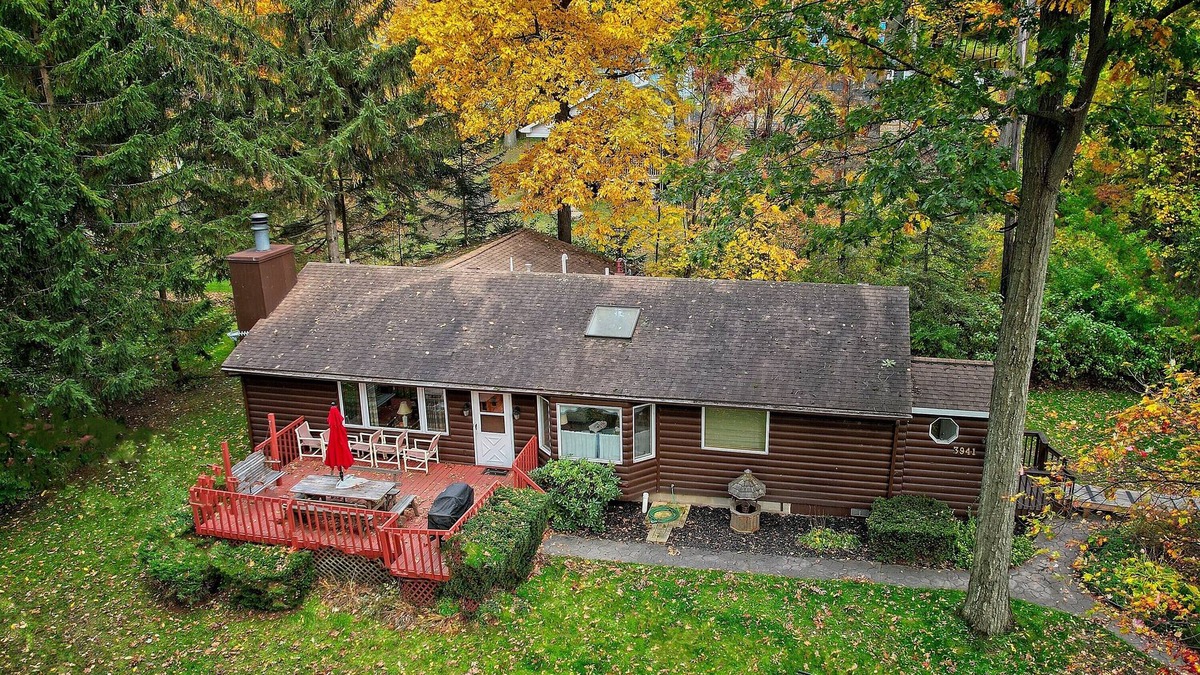 Perry Cottage | The year Lakeside Rental! Near Letchworth State Park Finger Lakes!