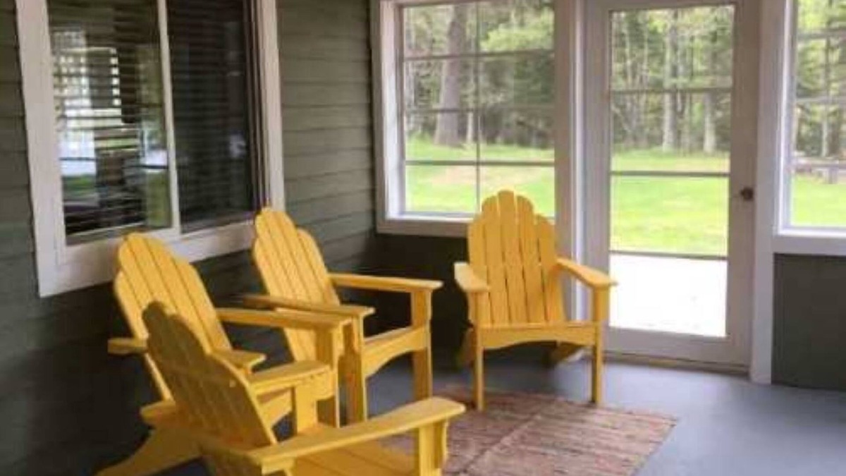 Washburn Cabin | The yellow Cabin @ Bodin's resort