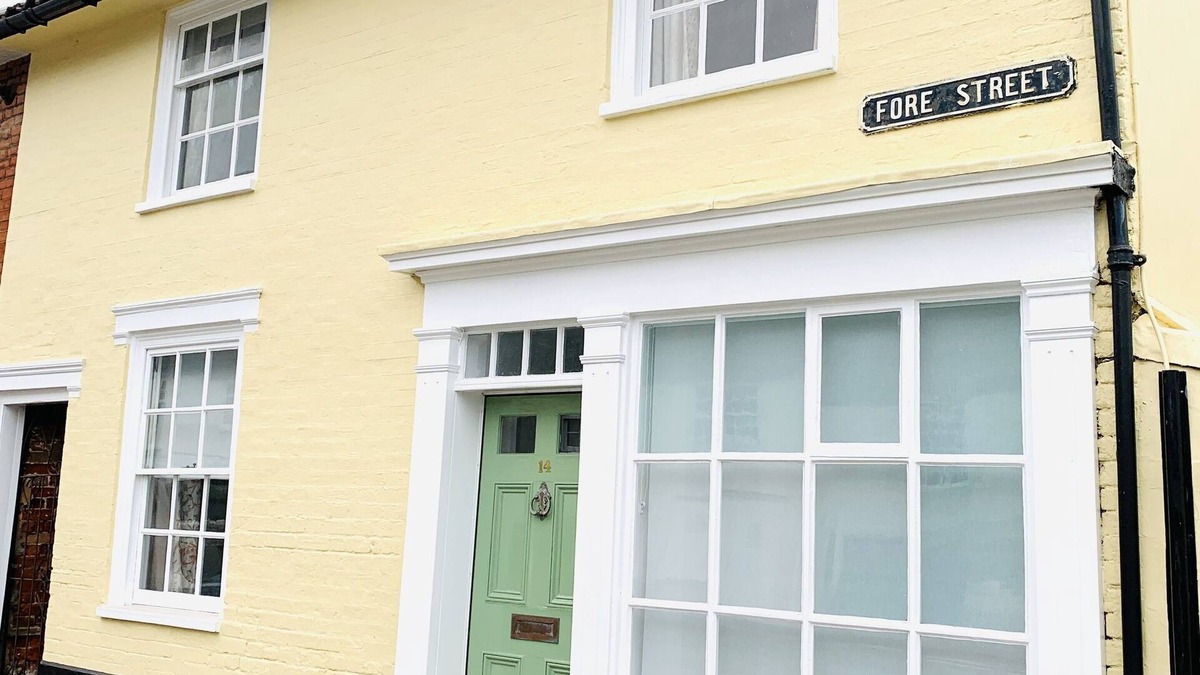 Framlingham Cottage | The Yellow Cottage on the hill central location in Framlingham