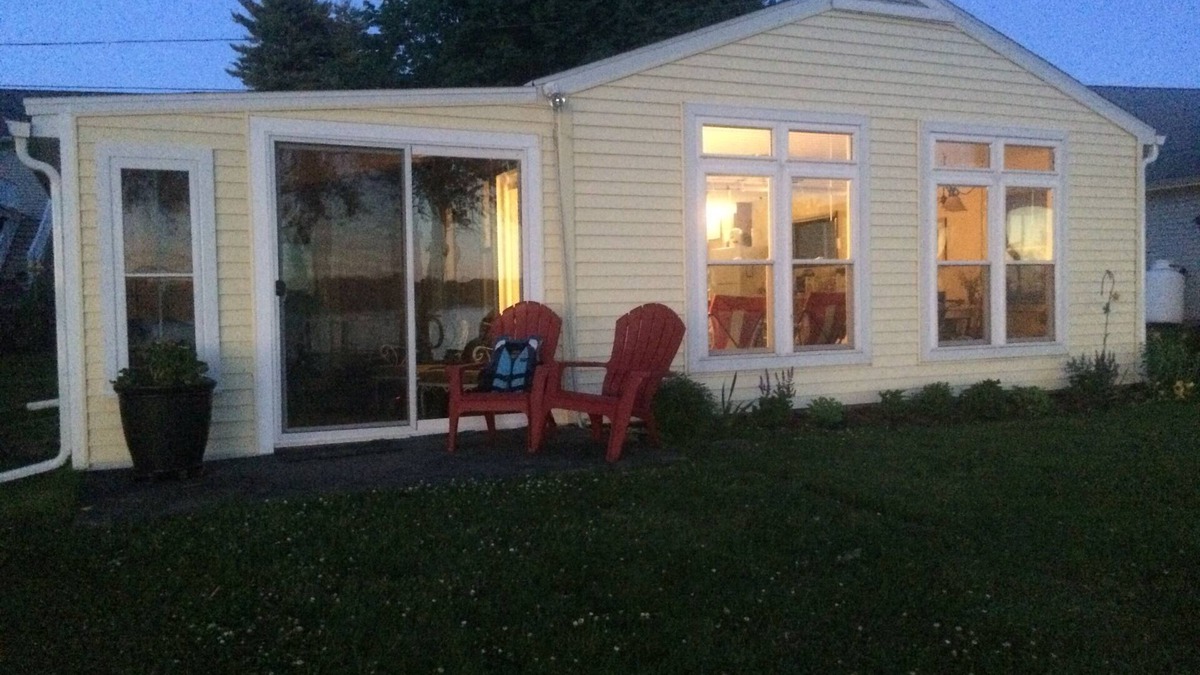 Fair Haven Cottage | The "Yellow Cottage" waterfront Little Sodus/Fair Haven Bay