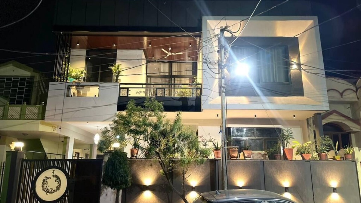 Jaipur Apartment | The Yellow Door: Friendly 5 Star 2200²ft Independent, Modern Cozy & Central Home