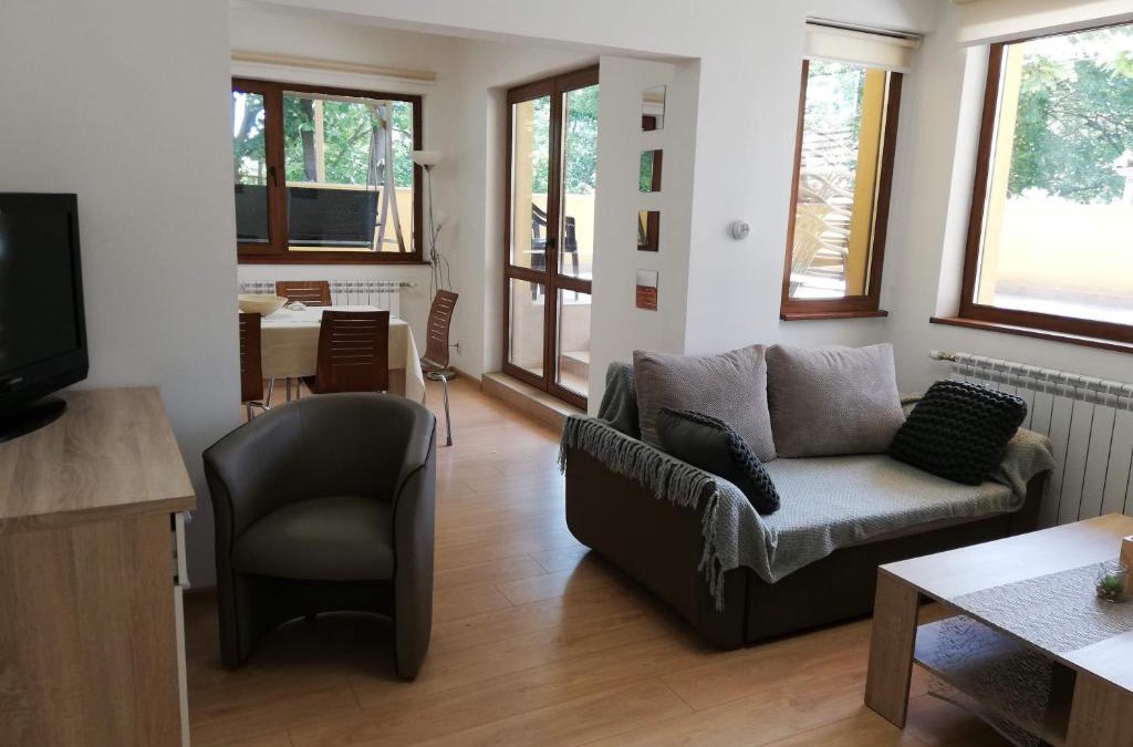 Stara Zagora Apartment | The Yellow House