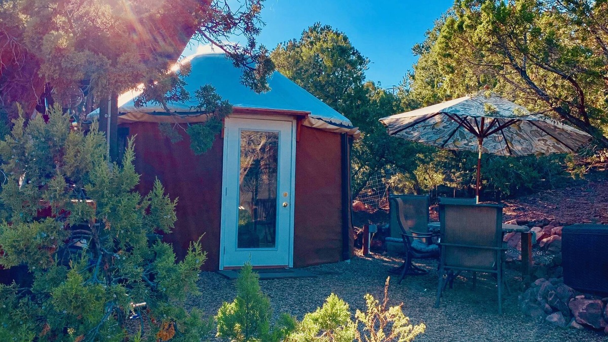 Zuzax Villa | The YOGA YURTA. Very Civilized Glamping at SUNNY MELLOW ECO VILLA!