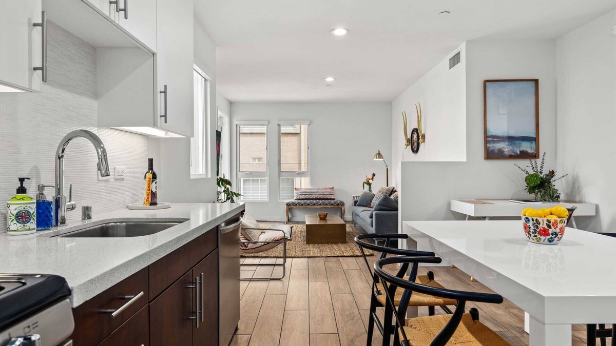 Carthay Circle Condo | The Zebra One-Bedroom Suite