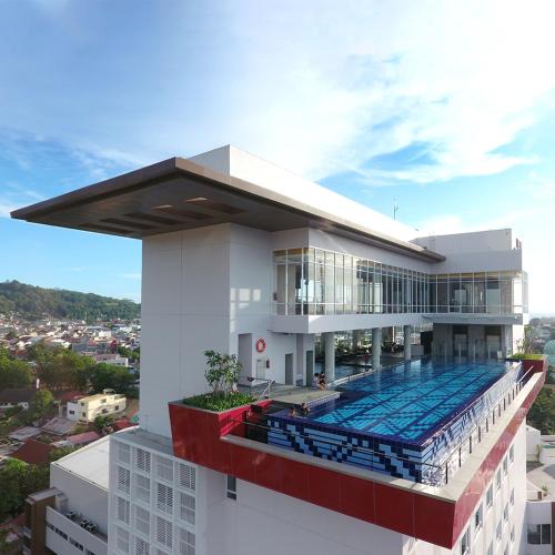 Padang Hotel | The ZHM Premiere Padang