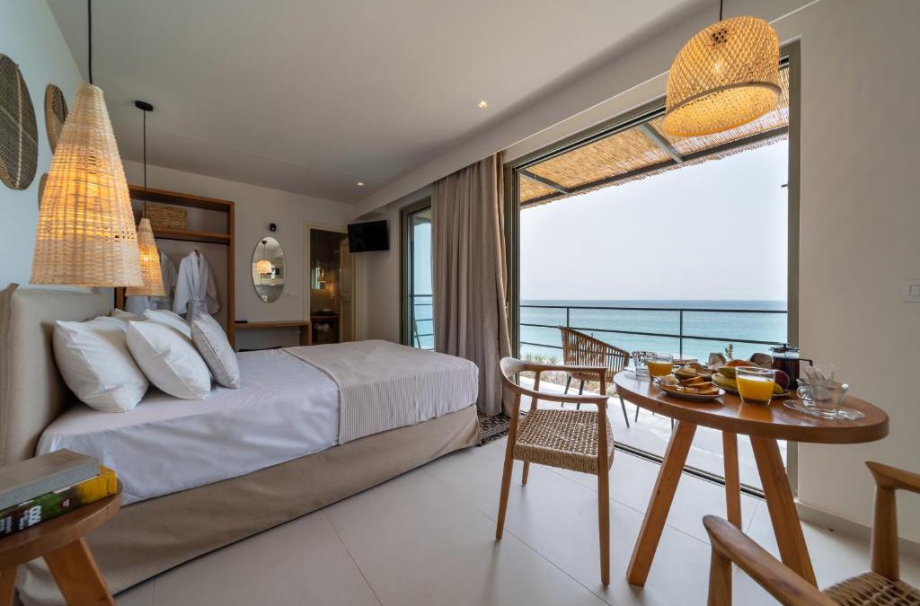 Lourdata Apartment | Thea Beachfront Suites in Lourdas beach
