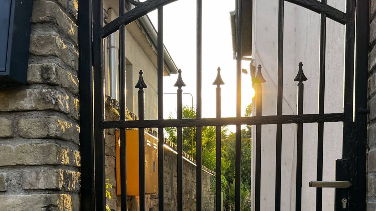 Novi Sad Apartment | TheCozyHouse Novi Sad-Pet Friendly, Perfect Location and Cottage Garden