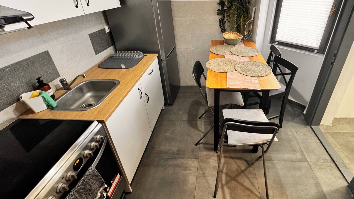 Grbavica Apartment | TheCozyHouse-Pet Friendly, Cottage garden, Great location