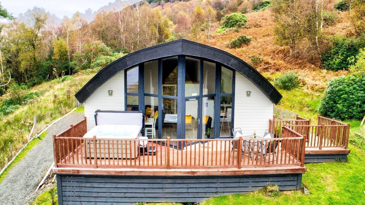 Troon Cabin | TheLodge - sleeps 4 guests in 2 bedrooms