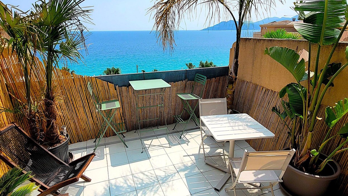 Cannes La Bocca Apartment | "Theo'z Roof Top & Sea View"