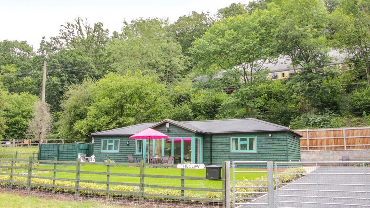 Bewdley House | THEOLAW, pet friendly, with hot tub in Bewdley