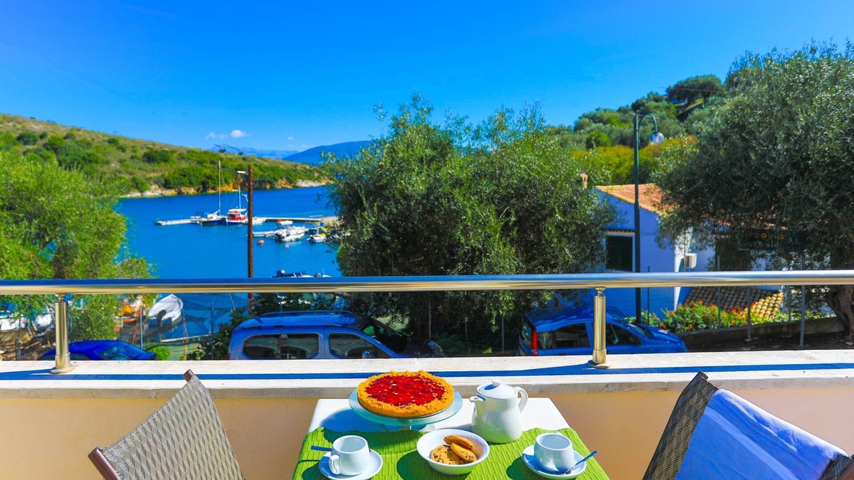 Agios Stefanos Apartment | Theophilos 1, Amazing sea views, A/C, WiFi, near everything