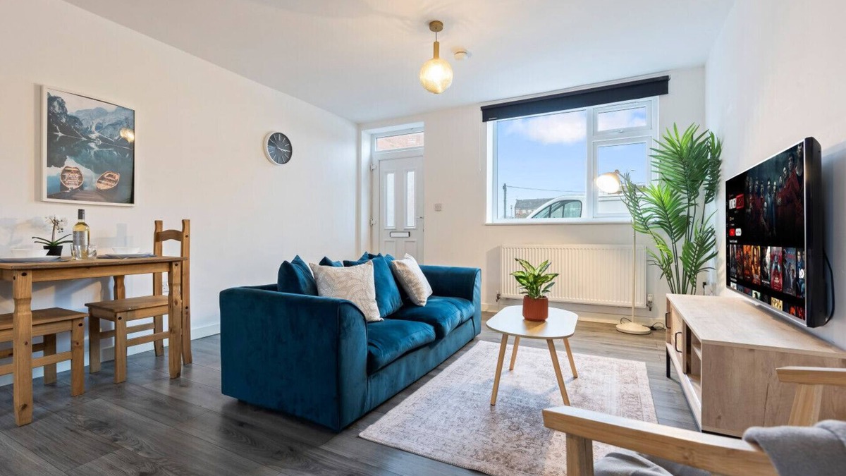 Cradley Heath Apartment | There is 1 bedroom with 1 small double bed, able to comfortably accommodate 2 guests.