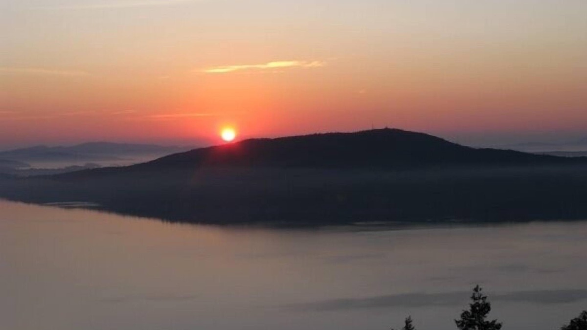 Bamberton Bed & Breakfast | There is No Ocean View Like it. Victoria Only 30 Minutes Away.