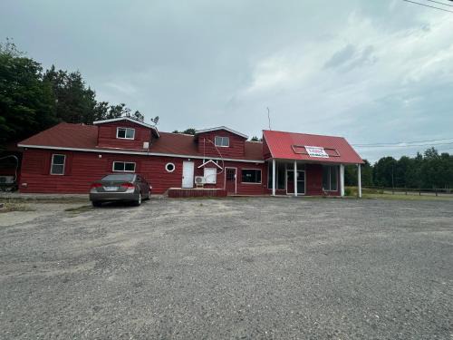 Algoma District Apartment | Thessalon Farm House -Space Share