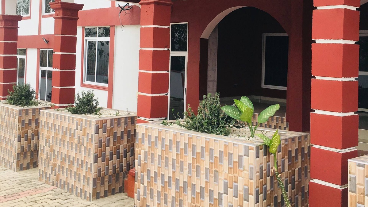 Sunyani Hotel | Thesyl Hotel