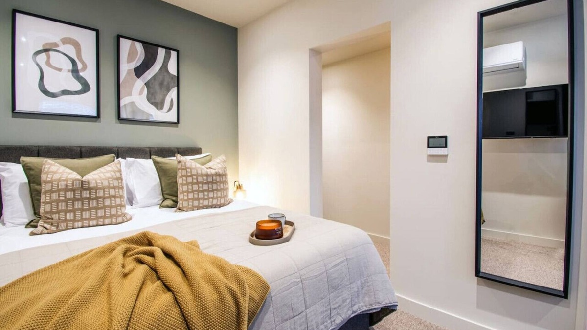 Thetford House | Thetford Hive Aparthotel Suite 7
