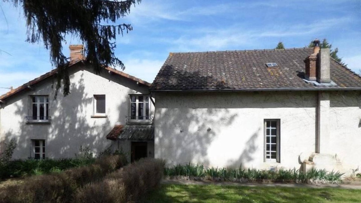Thiat House | Thiat