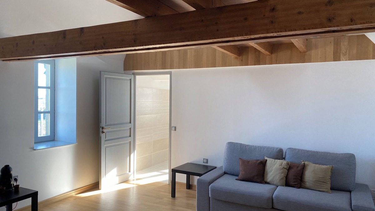 Montmarault Apartment | Thierry room in Château Camus