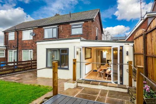 Worsthorne House | Thieveley Pike View