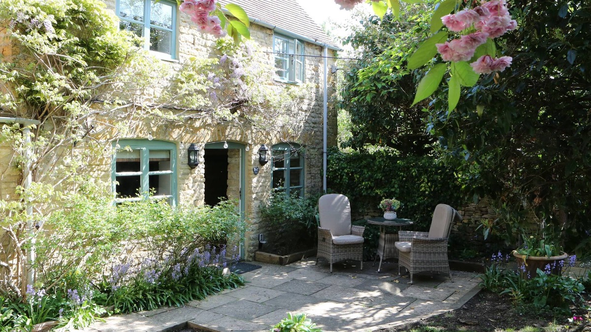 Lower Slaughter Cottage | Thimble Cottage, Lower Slaughter - sleeps 2 guests in 1 bedroom
