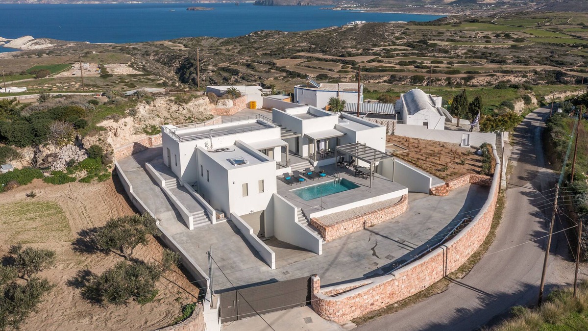Milos Villa | Thiopetra Villa Pumise