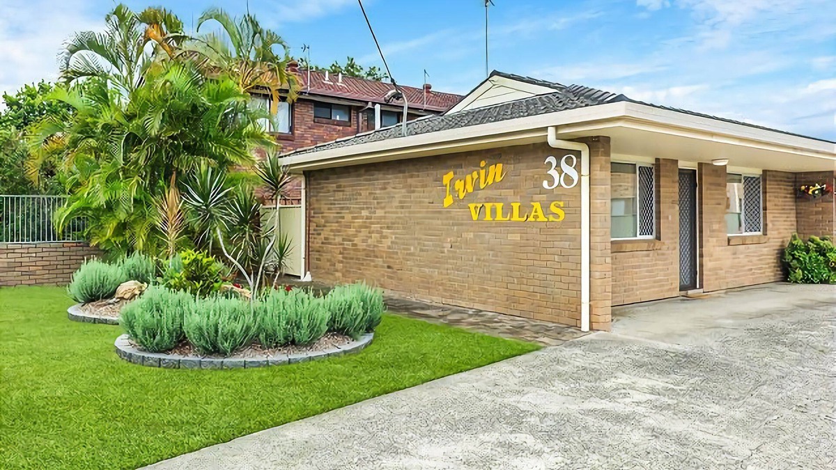 Coffs Harbour Villa | This 2 bedroom, 1 bathroom home is the ideal beach getaway for those looking to escape the grind