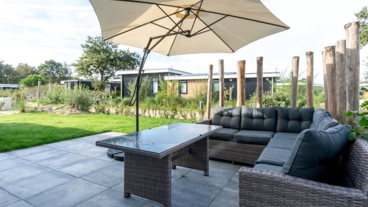 Burgh-Haamstede House | This 4-person chalet is fully equipped! It is wonderful to relax both inside on the comfortable corn