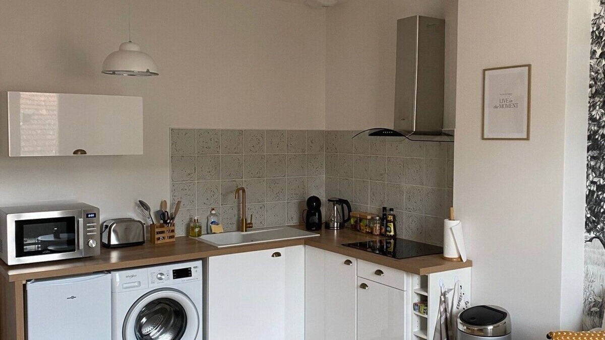 Saint-Laurent-sur-Saone Apartment | This apartment is a 1 bedroom(s), 1 bathrooms, located in Saint-Laurent-sur-Saône, Auvergne-Rhône-Alpes.
