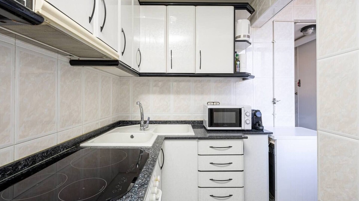 Cornella de Llobregat Apartment | This apartment is a 2 bedroom(s), 1 bathrooms, located in Cornellà de Llobregat, Catalunya.