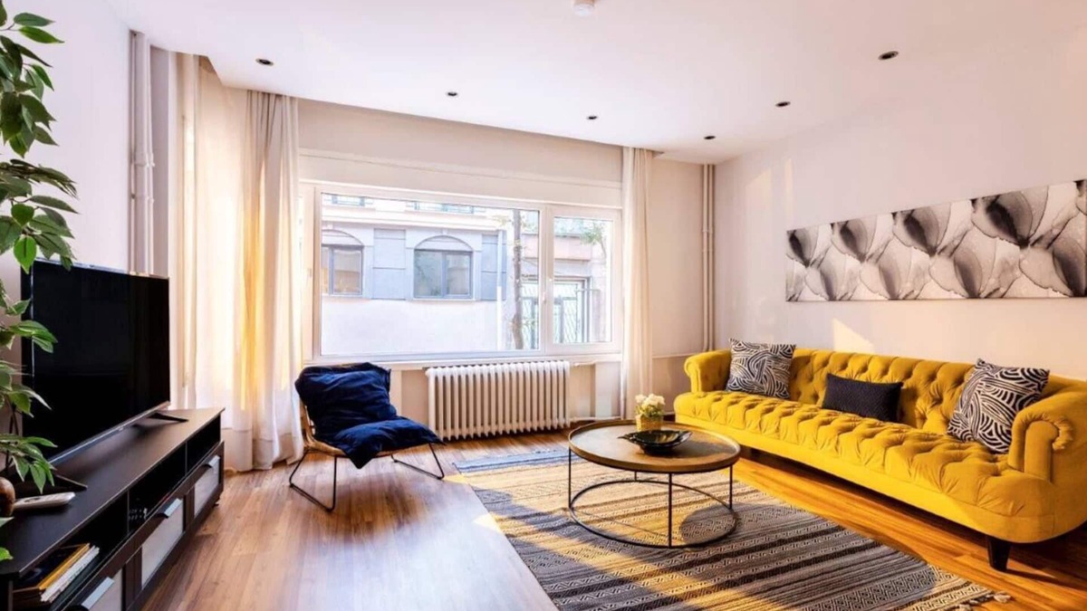 Sisli Apartment | This apartment is a 3 bedroom(s), 2 bathrooms, located in Şişli, İstanbul.